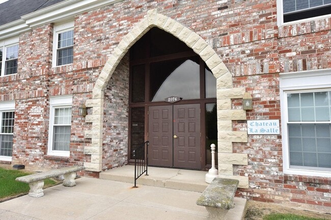 Photo - 2076 Chateau Ct Unidad 106 Rental