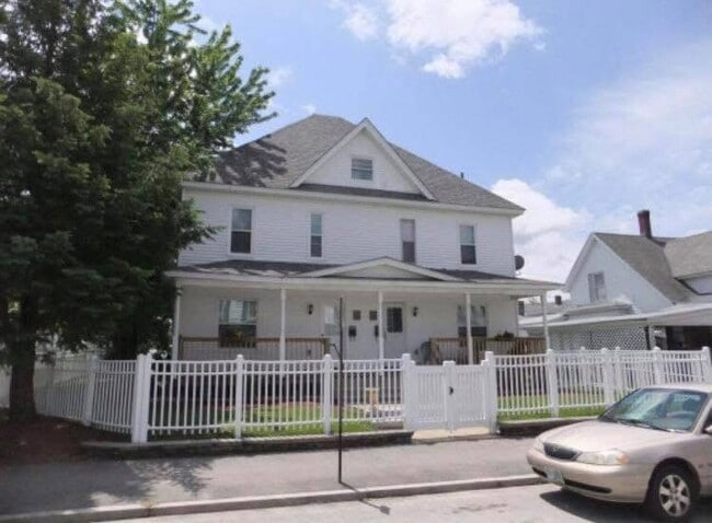 Building Photo - 601 Cedar St Rental