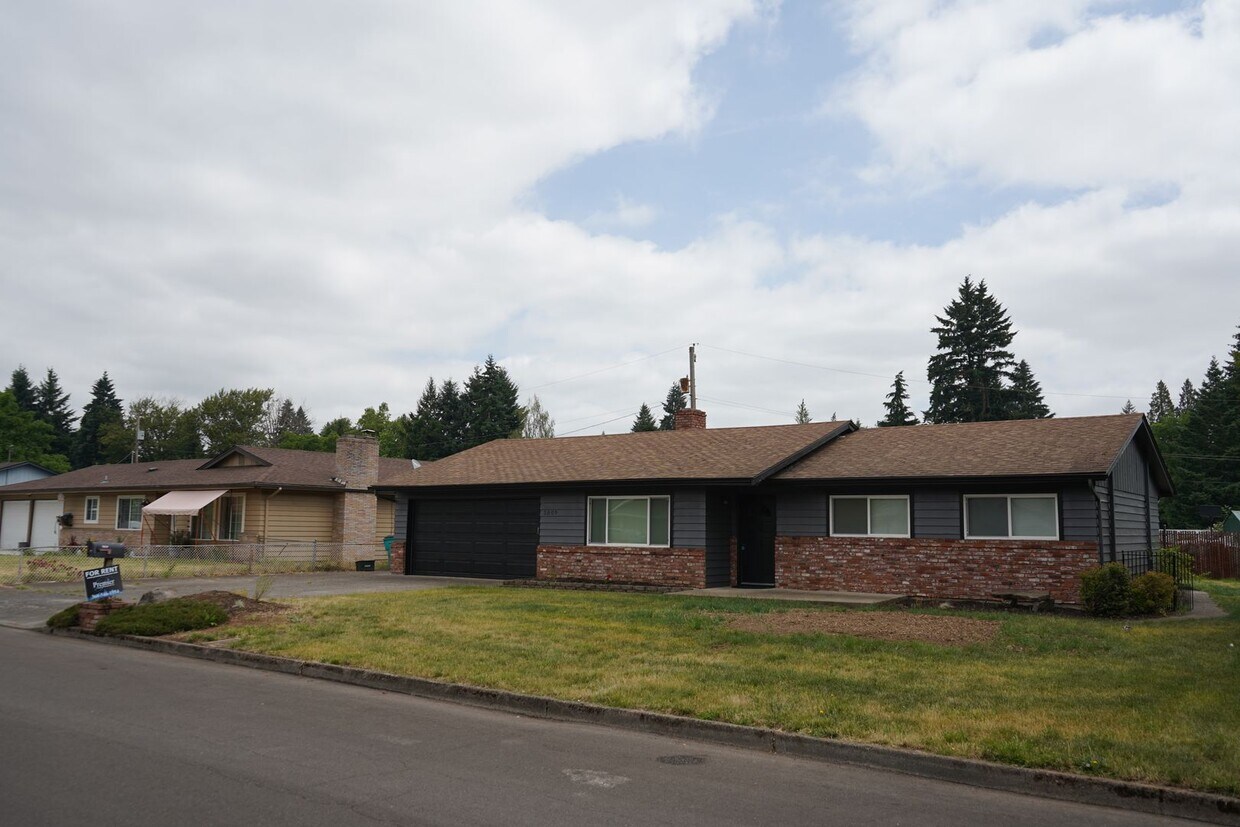 Photo - Beautifully Remodeled Ranch Style Home for Lease - 5809 NE 91st Ave