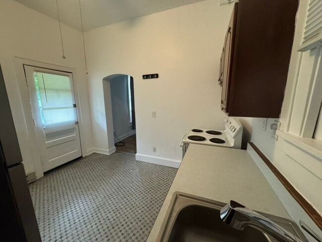 Photo - 1114 N High St