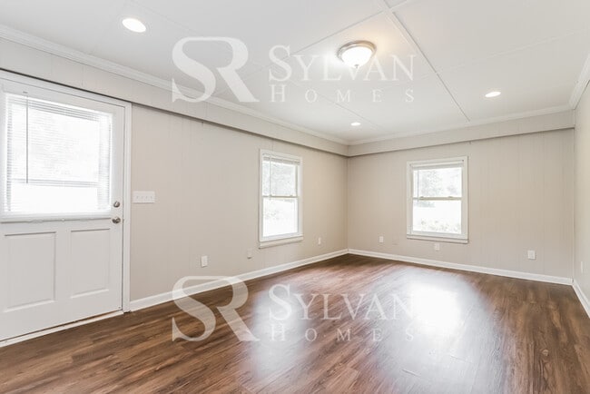 Photo - 4820 Oak Grove Dr