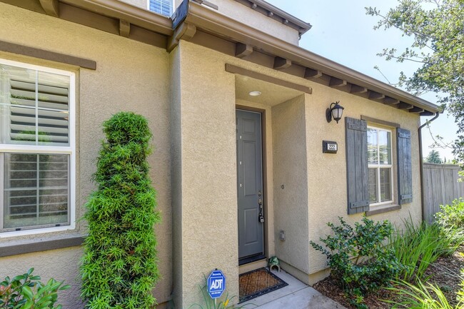 3 Bedroom Roseville Home in Gated Community - 3 Bedroom Roseville Home in Gated Community