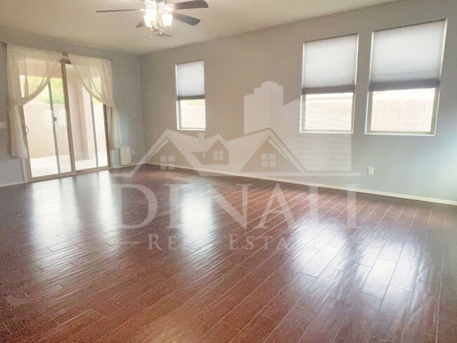 Photo - 51 S 57th Pl