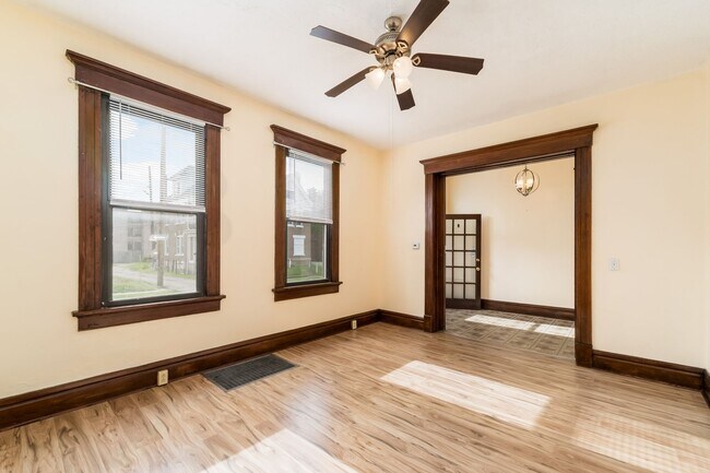 277 S Champion Ave