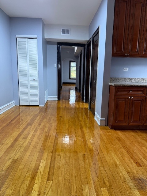 Building Photo - Midway