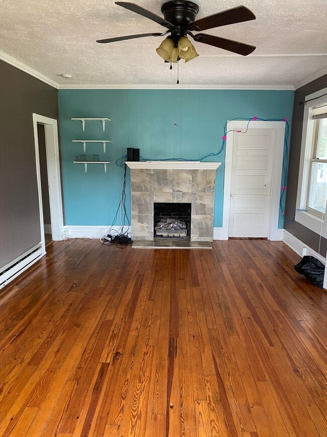 Photo - Beautiful apartment with mountain views, walking distances to Down Town Mars Hill!  Washer and dr...