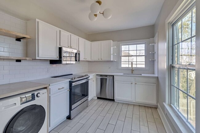 Photo - 516 E Jones St