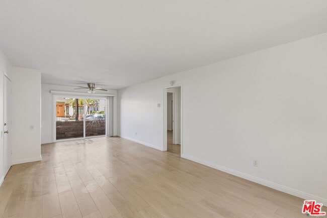 Photo - 2020 Graham Ave Unit 101