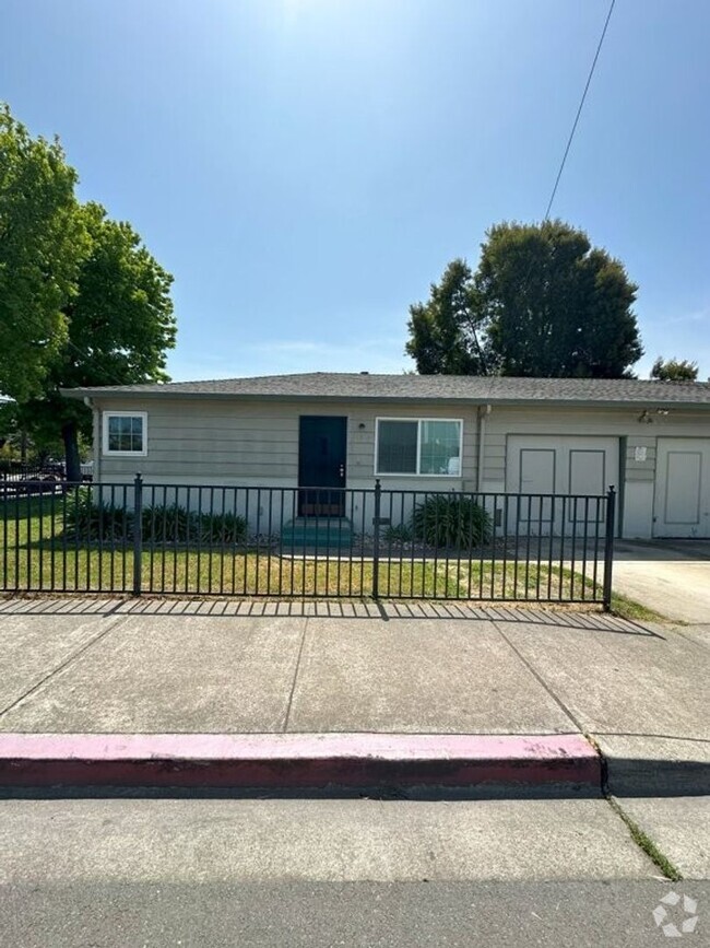 Building Photo - Lund/DUPLEX Unit 197 Rental