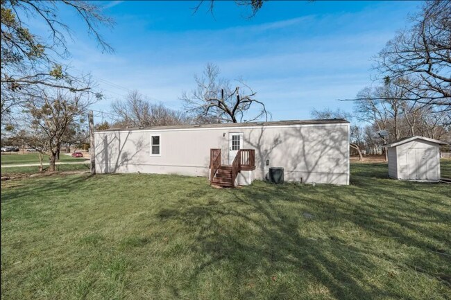 Photo - 393 Knollwood Rd