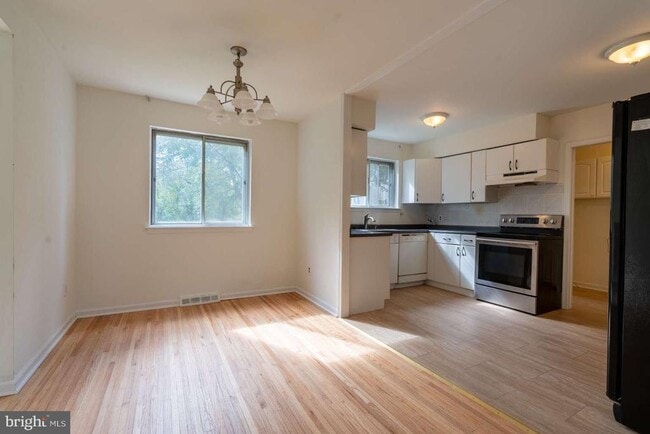 Photo - 1558 Specht Pl