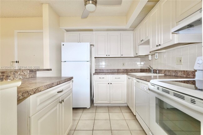 Building Photo - 9448 S Belfort Cir Unit 116