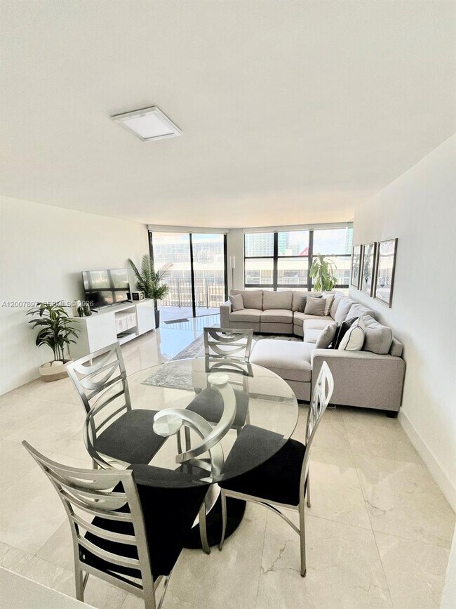 Photo - 1901 Brickell Ave Unit B2007
