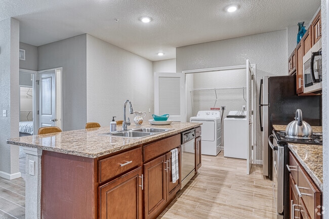1BR, 1BA - 760SF