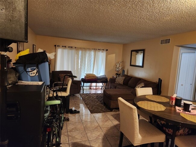 Photo - 4216 Inverrary Blvd