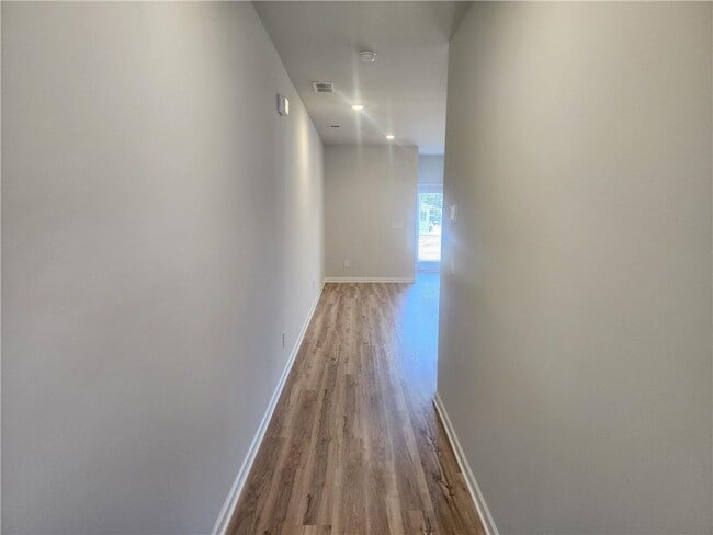Photo - 832 Cygnet Ln