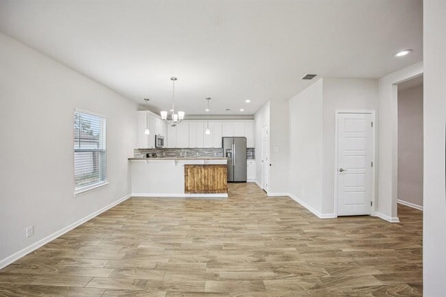 Photo - 156 Remington Rd
