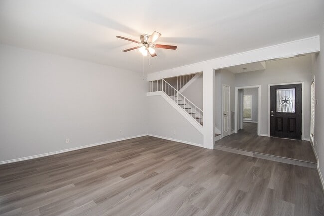 Photo - 201 Vanderpool Ln Unidad 113