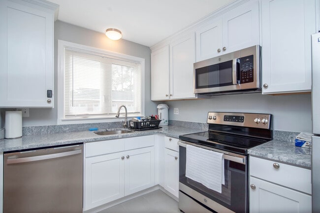 Photo - 747 N Main St Unit 747 A2