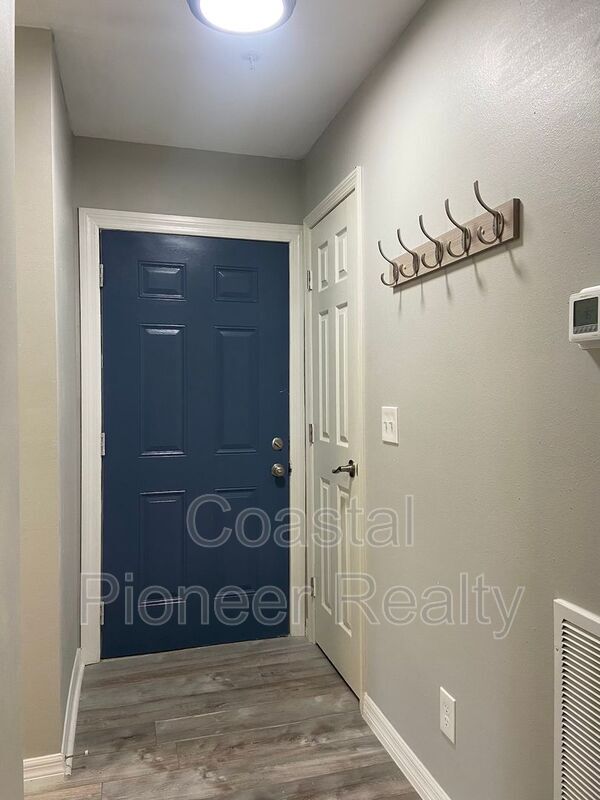 Photo - 8642 Mallard Reserve Dr Unidad #201