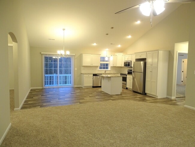 Photo - 207 Abbey Ln