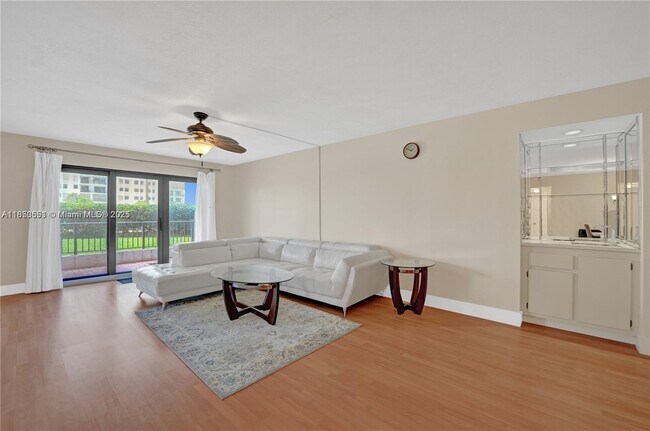 Building Photo - 1201 S Ocean Dr Unit 405S Rental