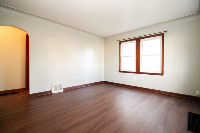 423 W Capistrano Ave