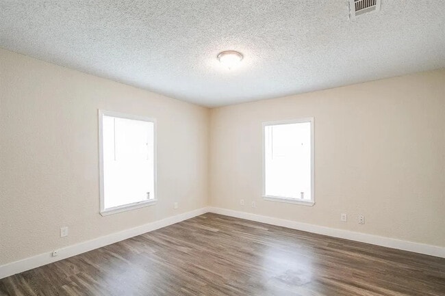 Photo - 1019 Carolyn Ct