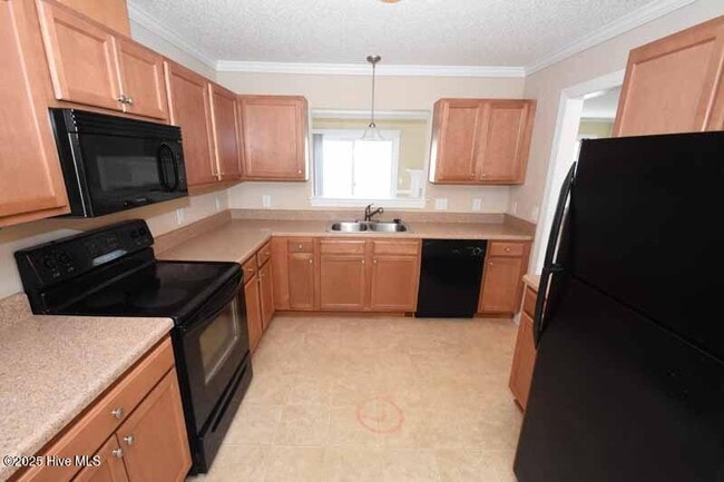 Photo - 104 Chandler Dr