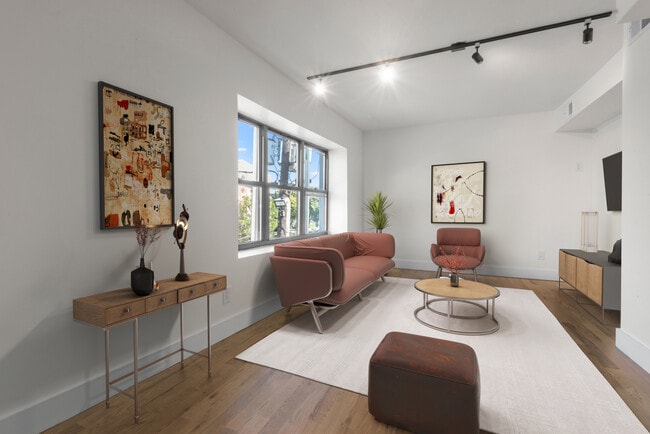 Photo - 850 West Side Ave