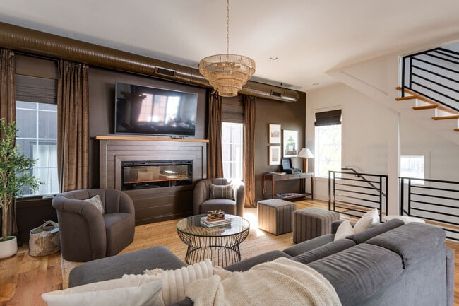 Building Photo - 1113 Wade Ave