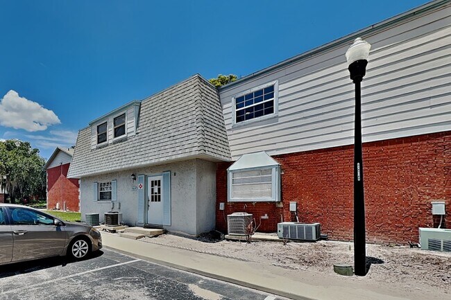 Building Photo - 7309 Daniel Webster Dr