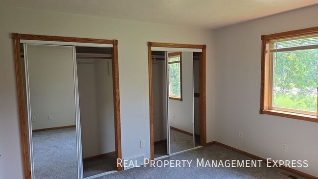 Photo - 3205 N Aurora Ave