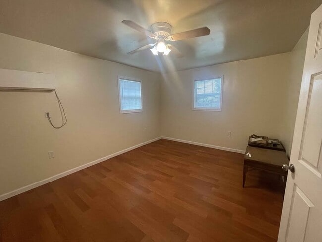 Photo - 400 N Dillard St