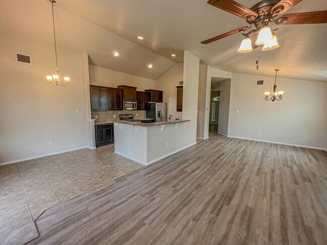 Photo - 248 Geode Ln