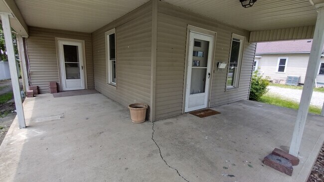 Photo - 700 E High Ave