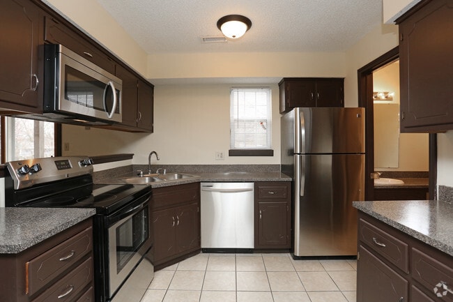 3BR, 2.5BA - 1500 SF