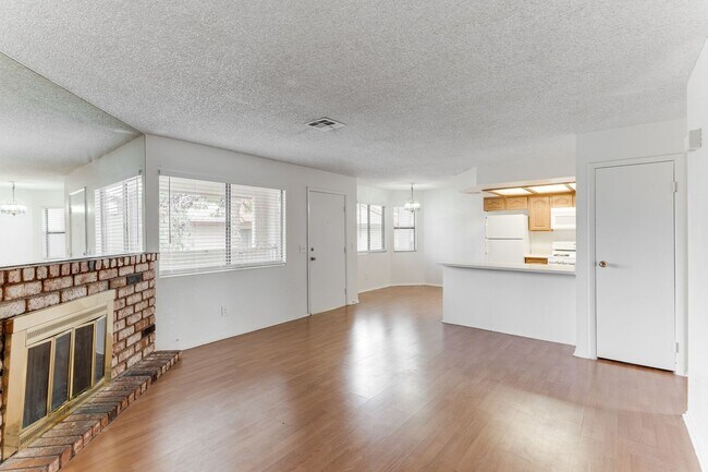 Photo - 725 Rock Springs Dr