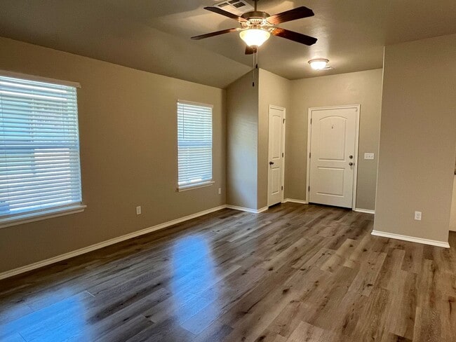 Photo - Updated 3 Bedroom 2 Bath Duplex in the Hea...