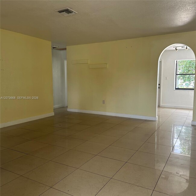 Photo - 6432 Flagler St