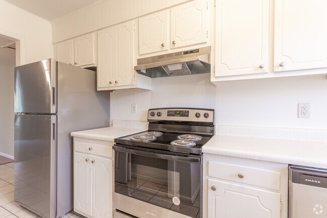 2BR, 1.5BA - 1100SF - Kitchen