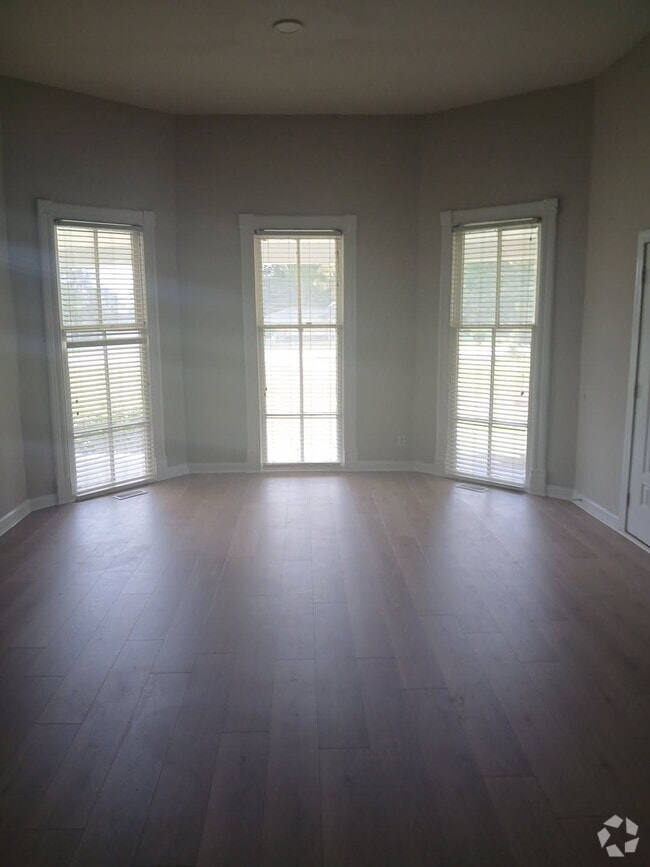 Building Photo - 3025 Belleville Rd Rental