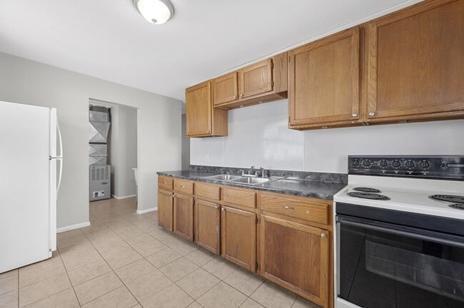 Photo - 12753 Georgiana Ave