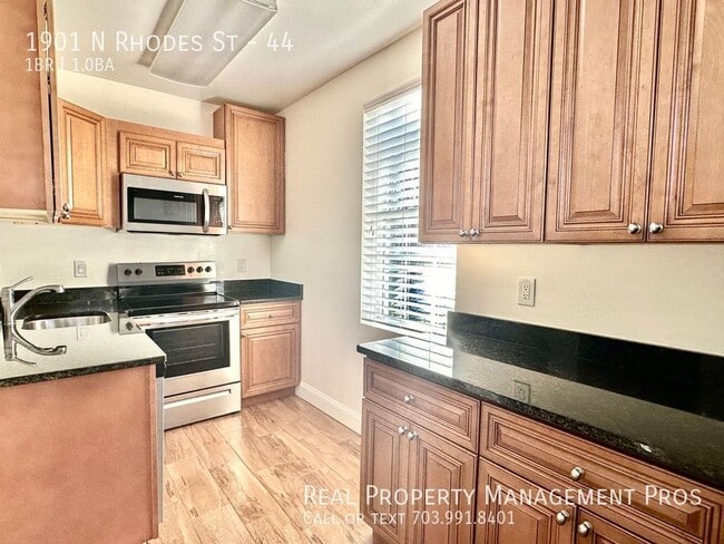 Photo - 1901 N Rhodes St Unidad 44