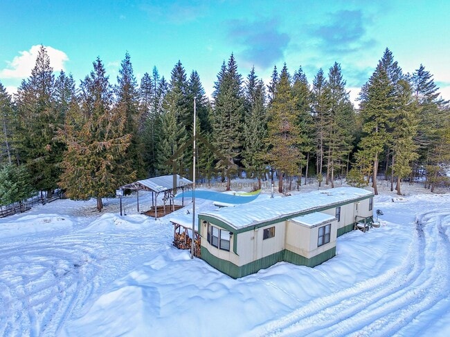 Building Photo - 2 Bedroom 1 Bathroom Home in a Beautiful Remote Rustic Setting Available in Priest River!