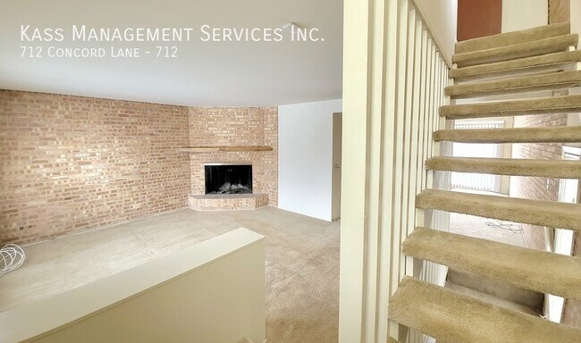 Photo - 712 Concord Ln