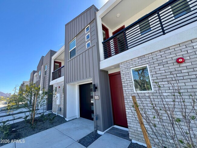 Photo - 1017 E Pasadena Ave