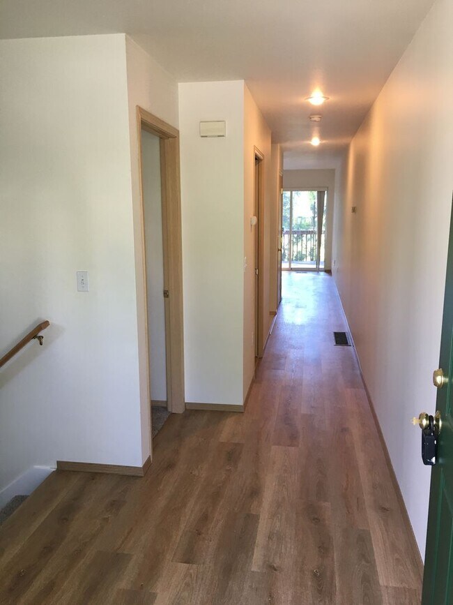 Photo - 1050 S Westcliff Pl Unidad 1050 S Westcliff #B