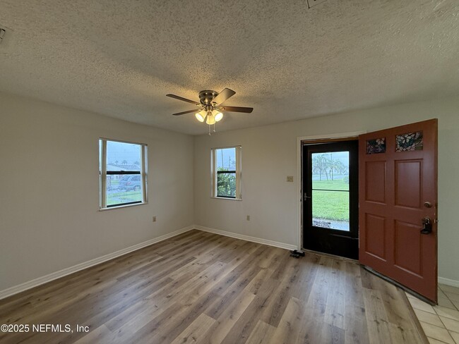 Photo - 195 Cardinal Dr Unit C