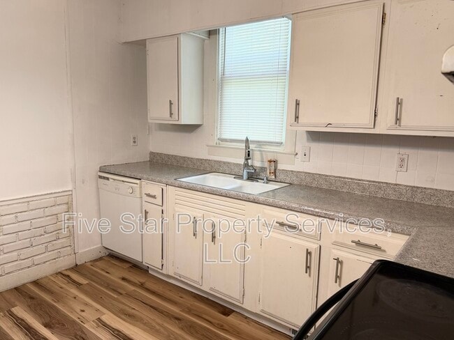 Photo - 109 S Walnut St